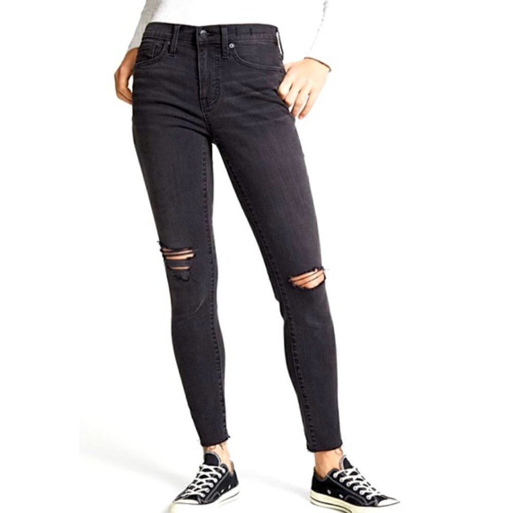 Madewell Black 10" High Riser Skinny Skinny Distressed Jeans 25‎